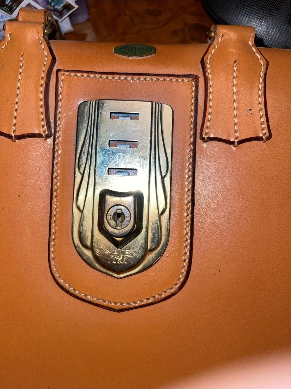 Vintage Atlas-Classic Men's Tan Leather Briefcase with Top Handle